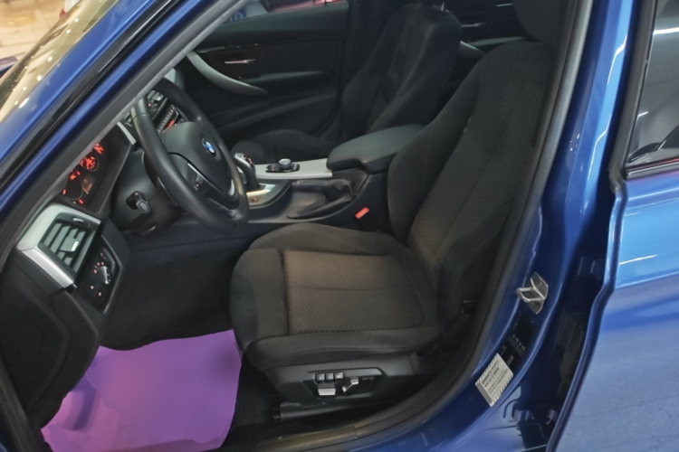 BMW 3 Series 2017 car image #15