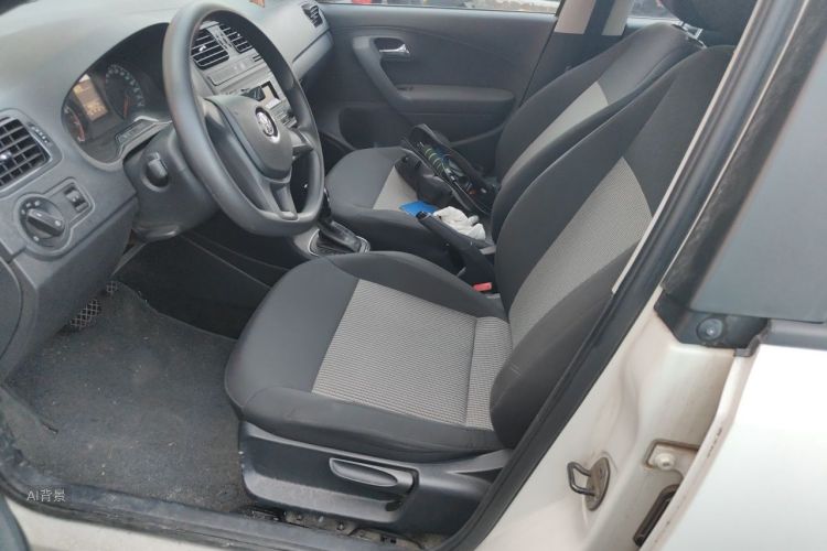 Volkswagen Polo 2017 car image #17
