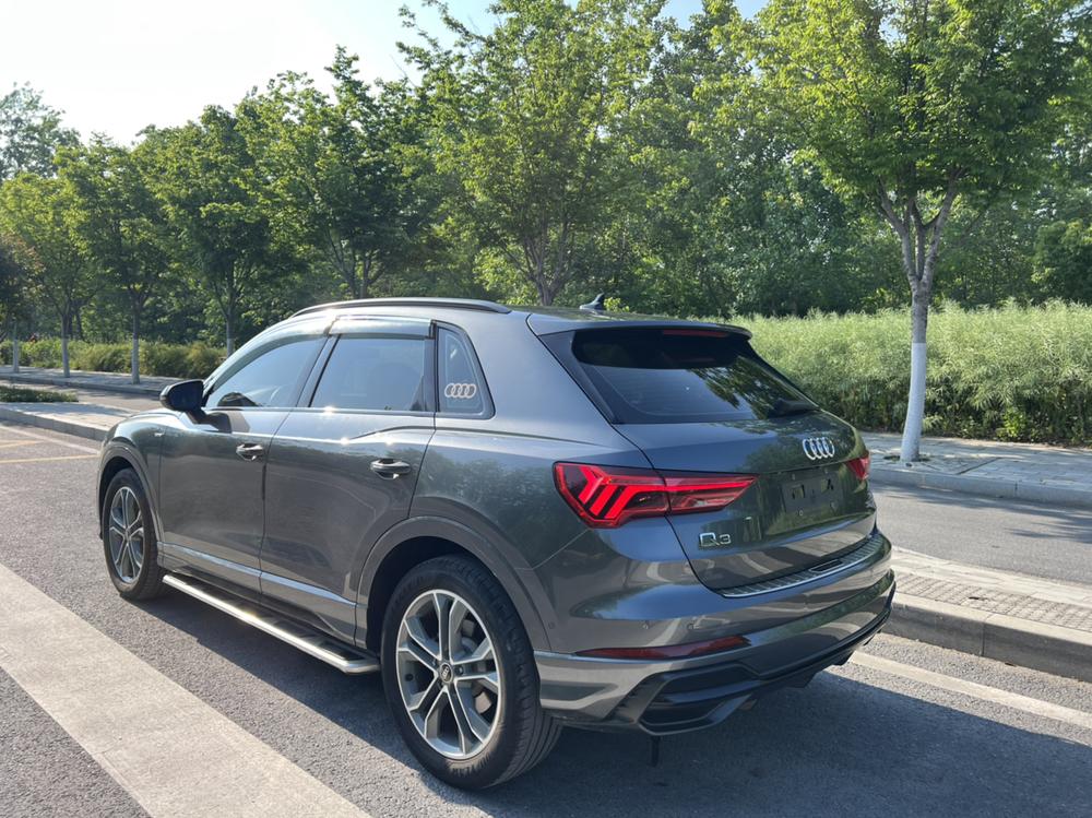 Audi Q3 2023 car image #5