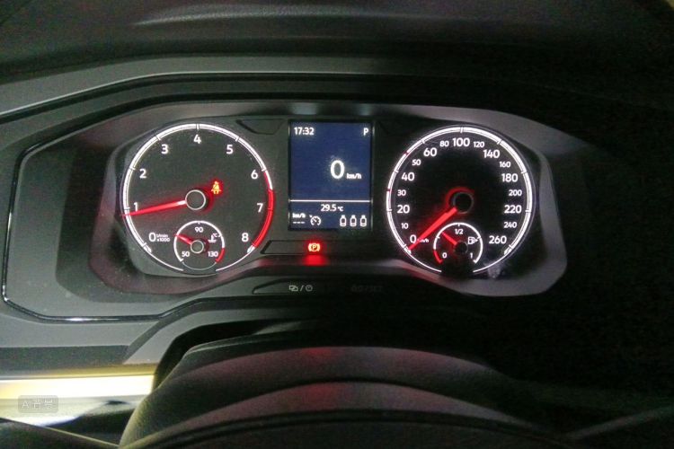 Volkswagen Polo 2020 car image #13