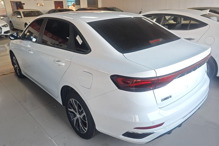 GEELY Emgrand 2025 car image #7