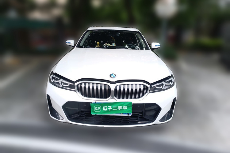 BMW 3 Series 2024 immagine di auto #3