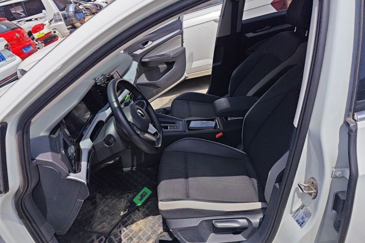 Volkswagen Golf 2020 car image #19