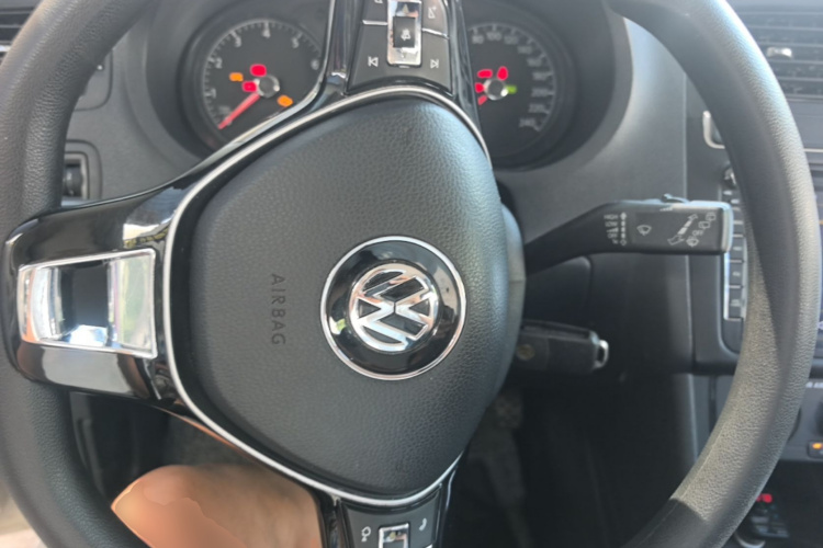 Volkswagen Polo 2016 #15 Volkswagen Polo 2016 car image #15