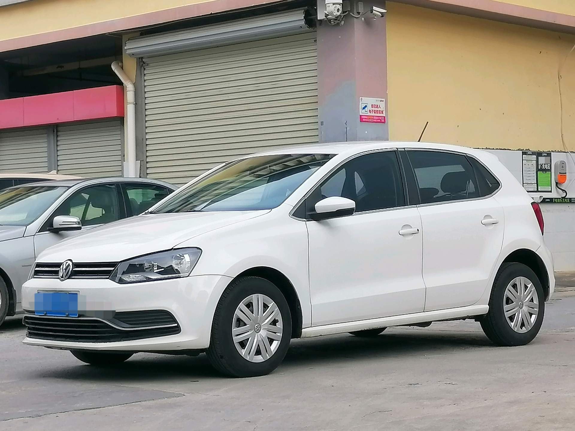 Volkswagen Polo 2016 Volkswagen Polo 2016 car image