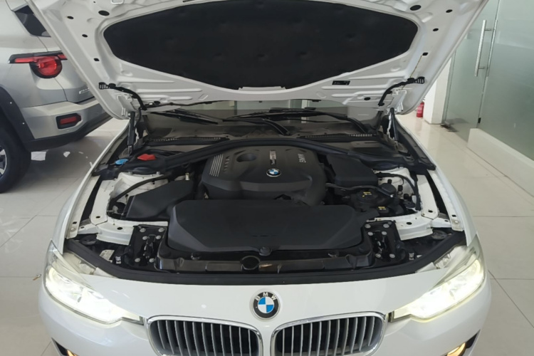 BMW 3 Series 2018 #20 BMW 3 Series 2018 car image #20