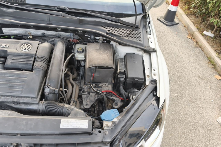 Volkswagen Golf 2015 car image #27