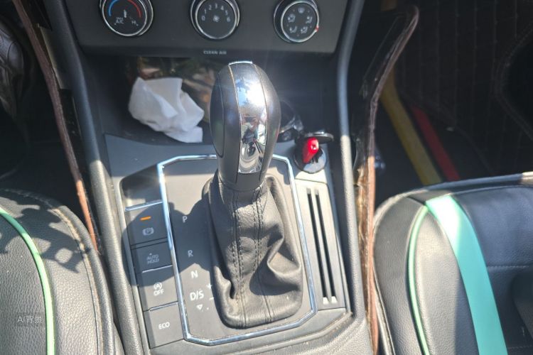 Volkswagen Lavida 2021 car image #16
