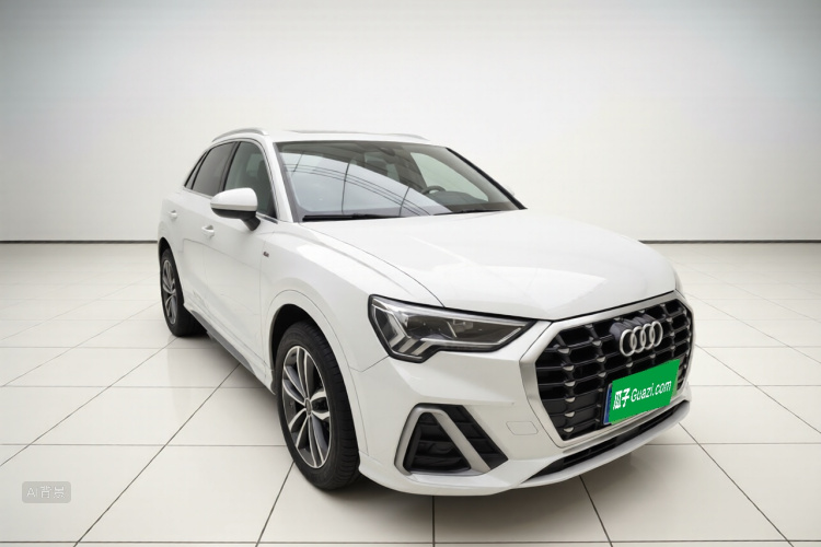 Audi Q3 2022 car image #4
