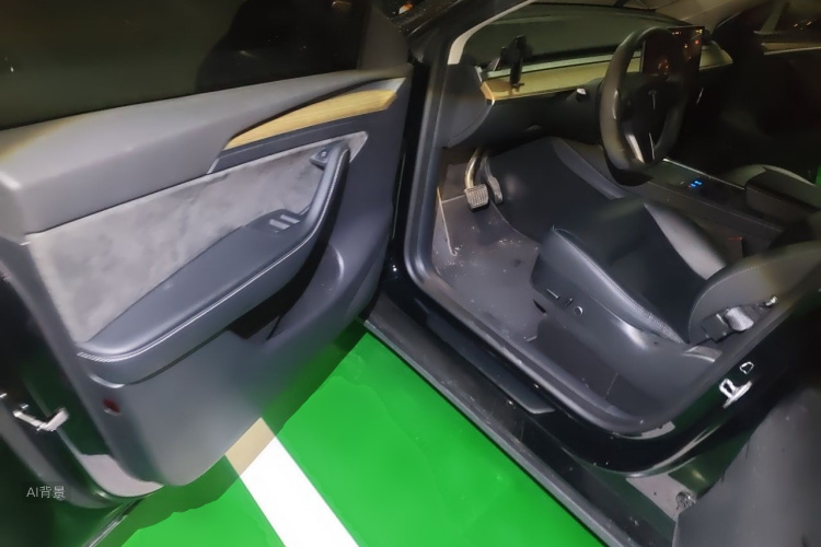Tesla Model Y 2023 #18 Tesla Model Y 2023 car image #18