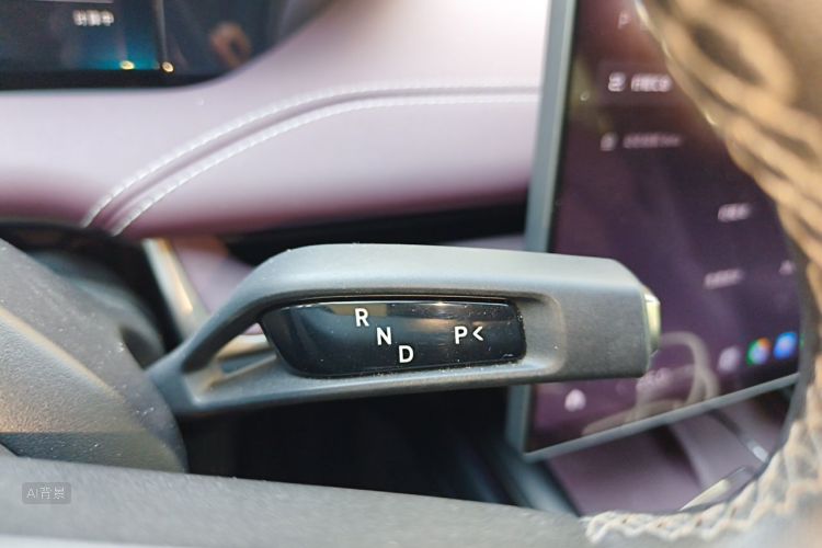 MI SU7 2024 imagen de coche #16