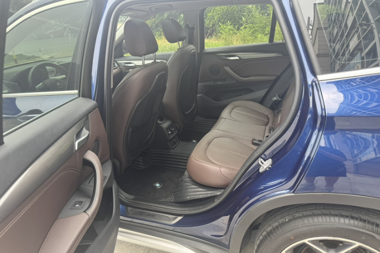 BMW X1 2018 car image #13