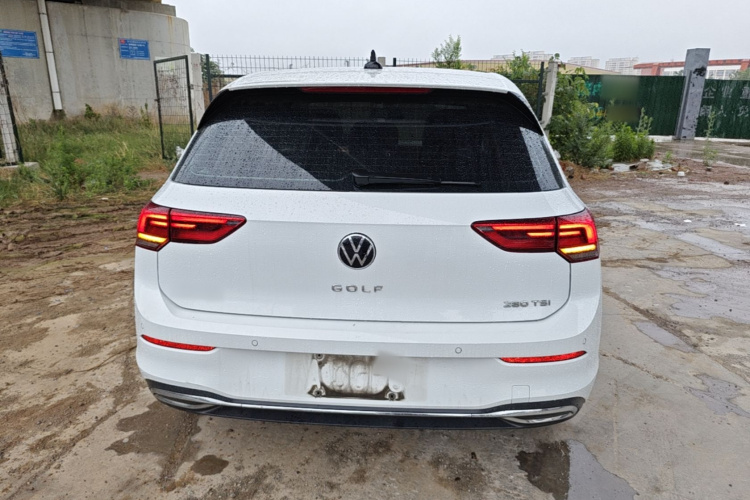 Volkswagen Golf 2021 car image #6