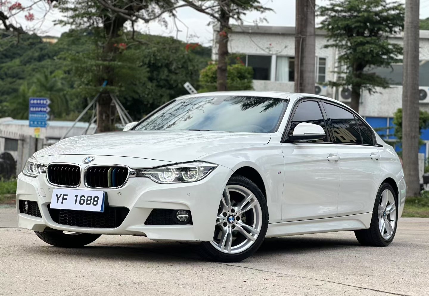 BMW 3 Series 2017 car image 