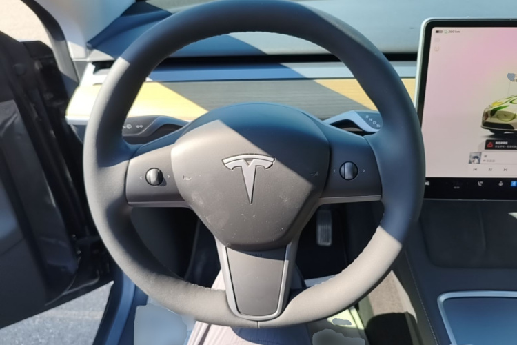 Tesla Model Y 2022 #11 Tesla Model Y 2022 car image #11