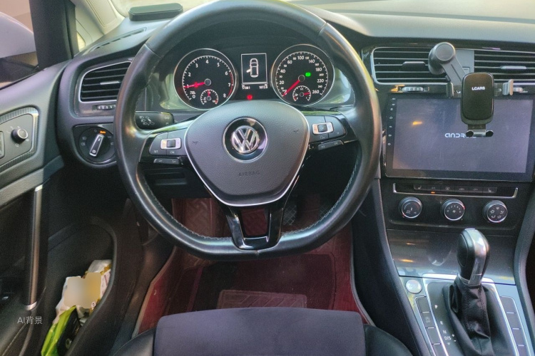 Volkswagen Golf 2018 car image #12
