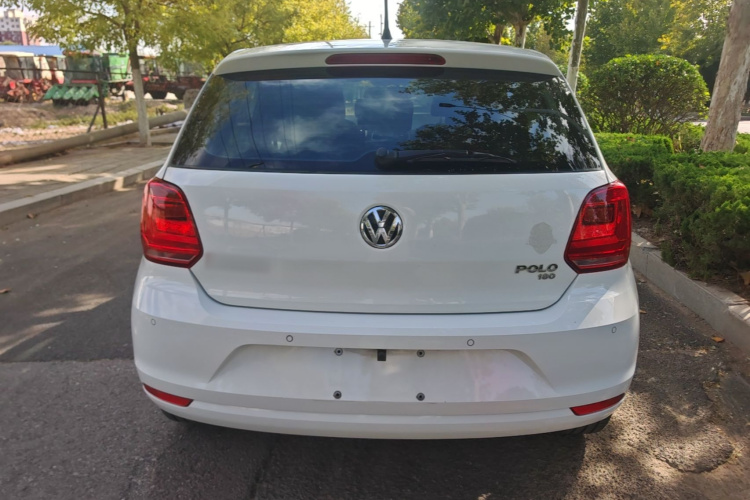 Volkswagen Polo 2016 car image #6