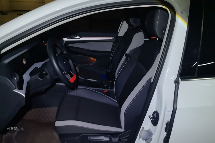 Volkswagen Golf 2023 car image #17