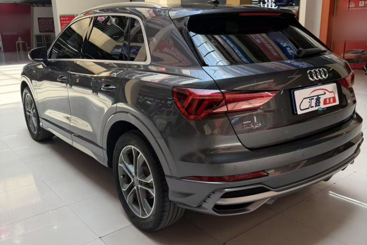Audi Q3 2020 car image #4
