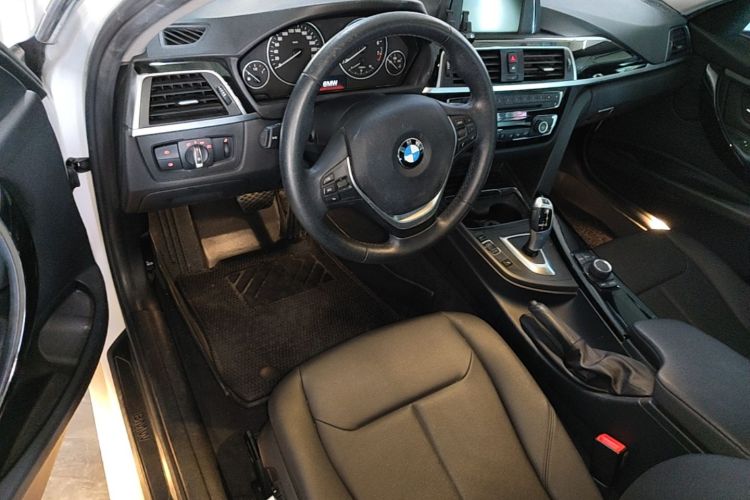 BMW 3 Series 2017 #16 BMW 3 Series 2017 car image #16