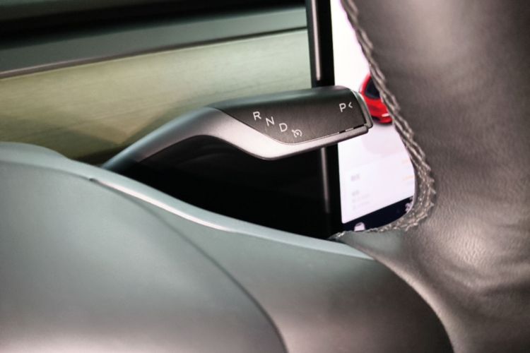 Tesla Model Y 2022 #14 Tesla Model Y 2022 car image #14