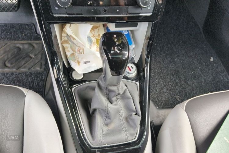 Volkswagen Tacqua 2020 car image #16