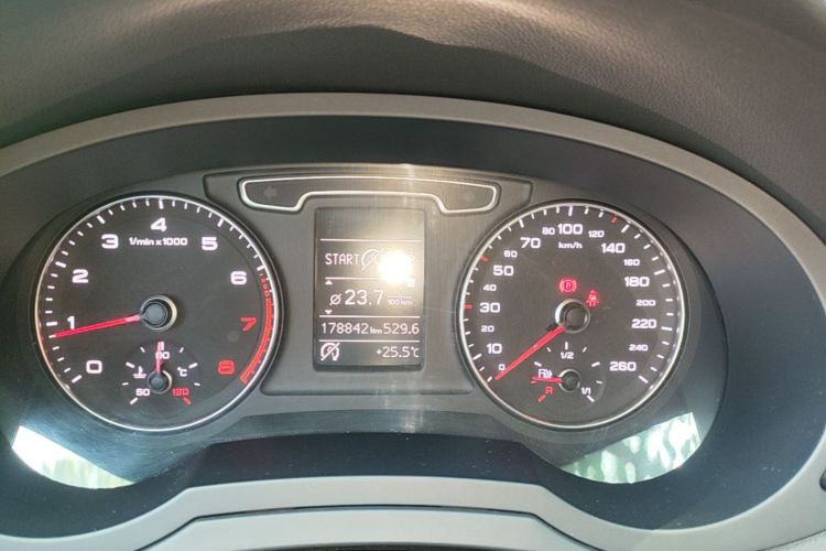 Audi Q3 2015 #16 Audi Q3 2015 car image #16
