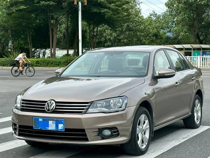 Volkswagen Bora 2015 car image 