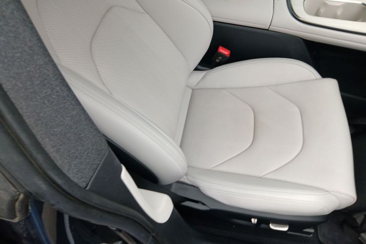 MI SU7 2024 image de voiture #24