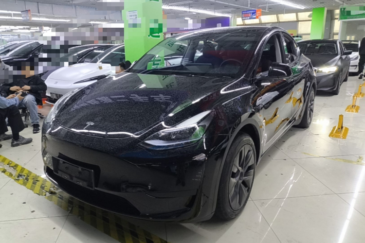 Tesla Model Y 2023 #2 Tesla Model Y 2023 car image #2