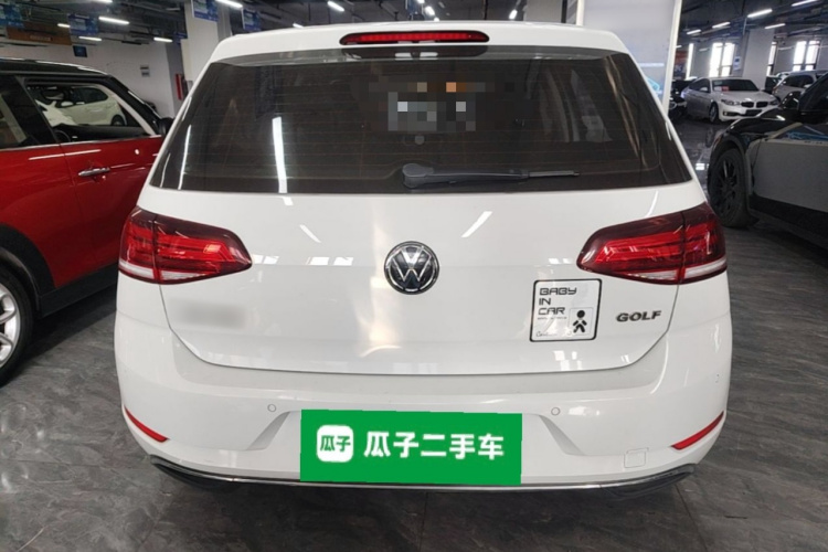 Volkswagen Golf 2019 car image #6