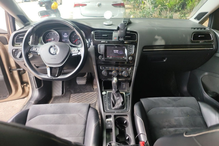 Volkswagen Golf 2015 car image #7