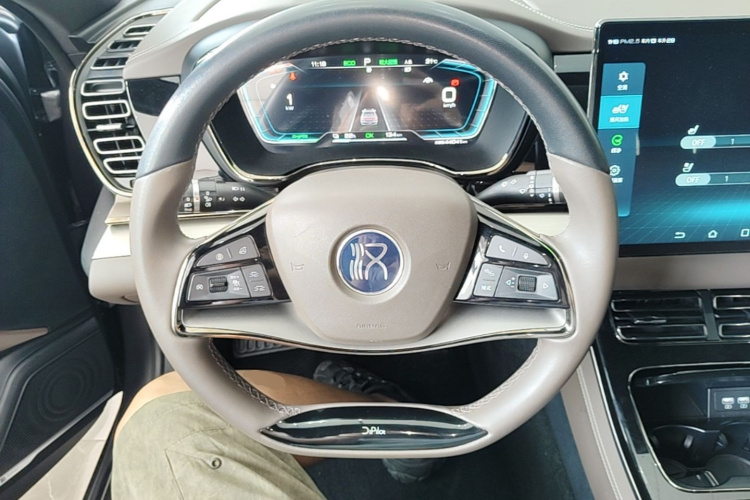 BYD Han 2023 car image #15