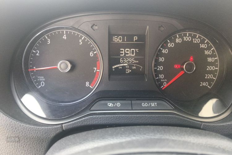 Volkswagen Polo 2018 car image #14