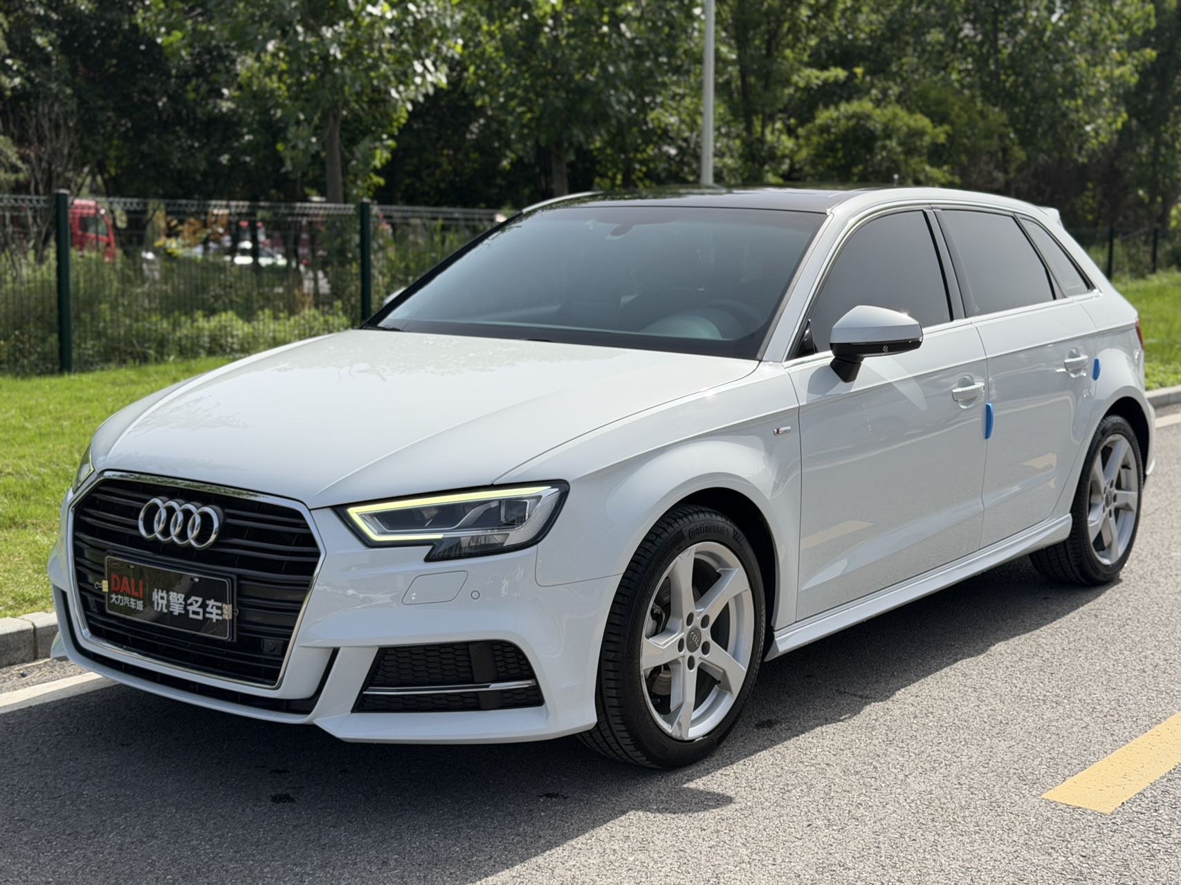 Audi A3 2019 car image 