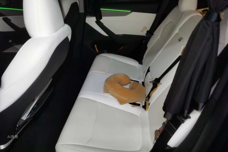 Tesla Model Y 2025 #19 Tesla Model Y 2025 car image #19