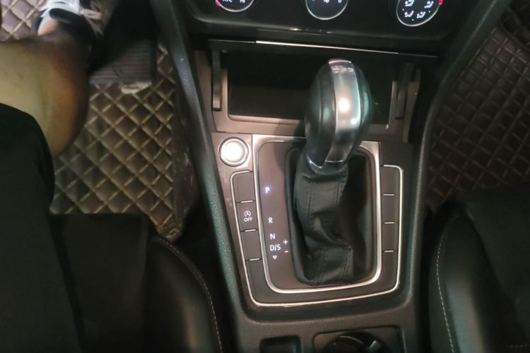 Volkswagen Golf 2019 #14 Volkswagen Golf 2019 car image #14