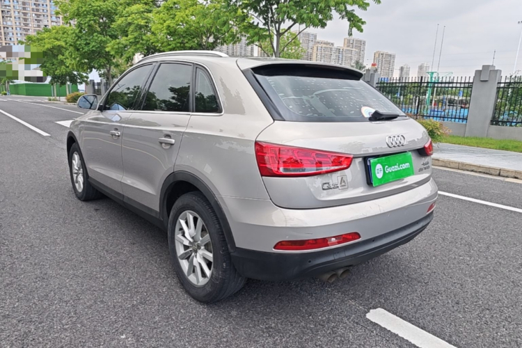 Audi Q3 2015 car image #5