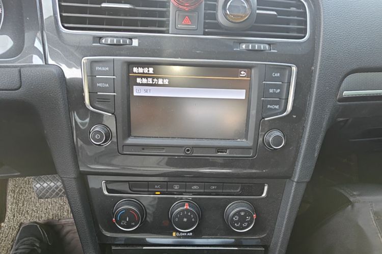Volkswagen Golf 2017 car image #17