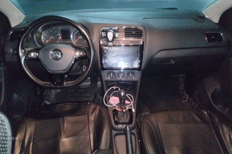 Volkswagen Polo 2018 car image #11