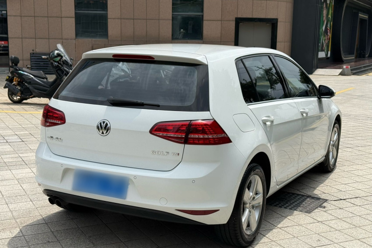 Volkswagen Golf 2015 car image #7