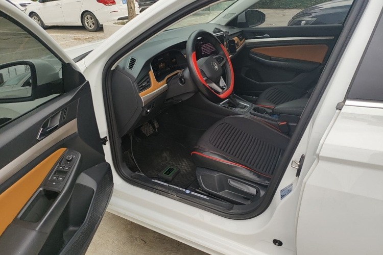 Volkswagen Bora 2025 car image #15