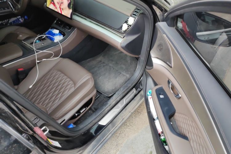 BYD Han 2023 car image #26