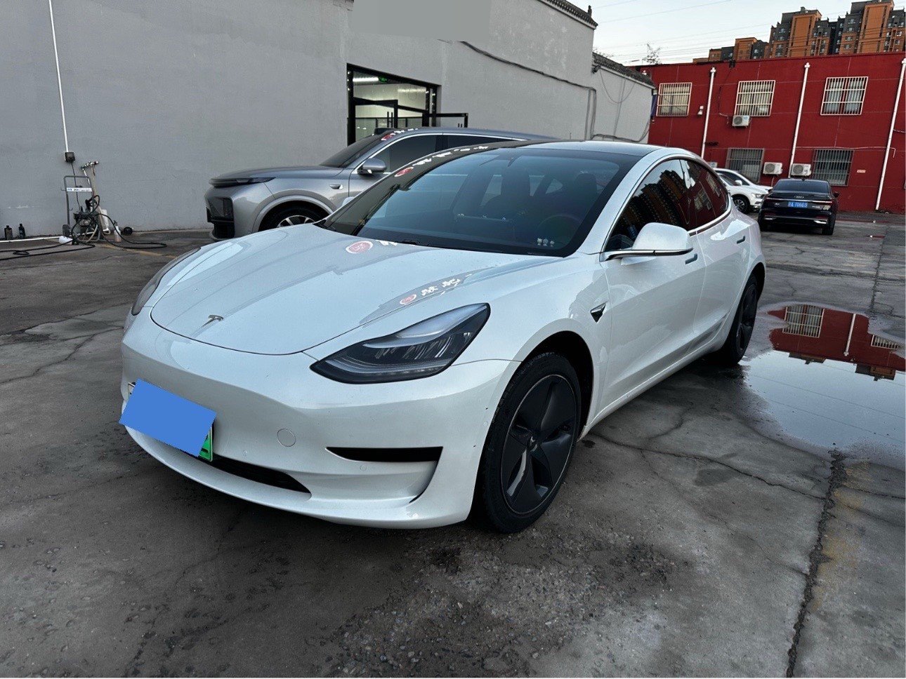 Tesla Model 3 2020 car image 