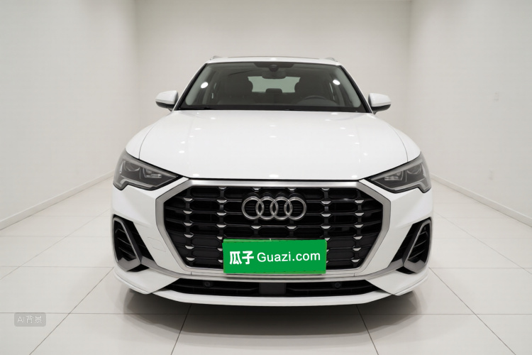 Audi Q3 2020 car image #3