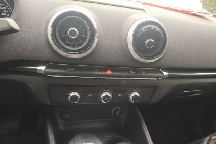 Audi A3 2019 car image #13