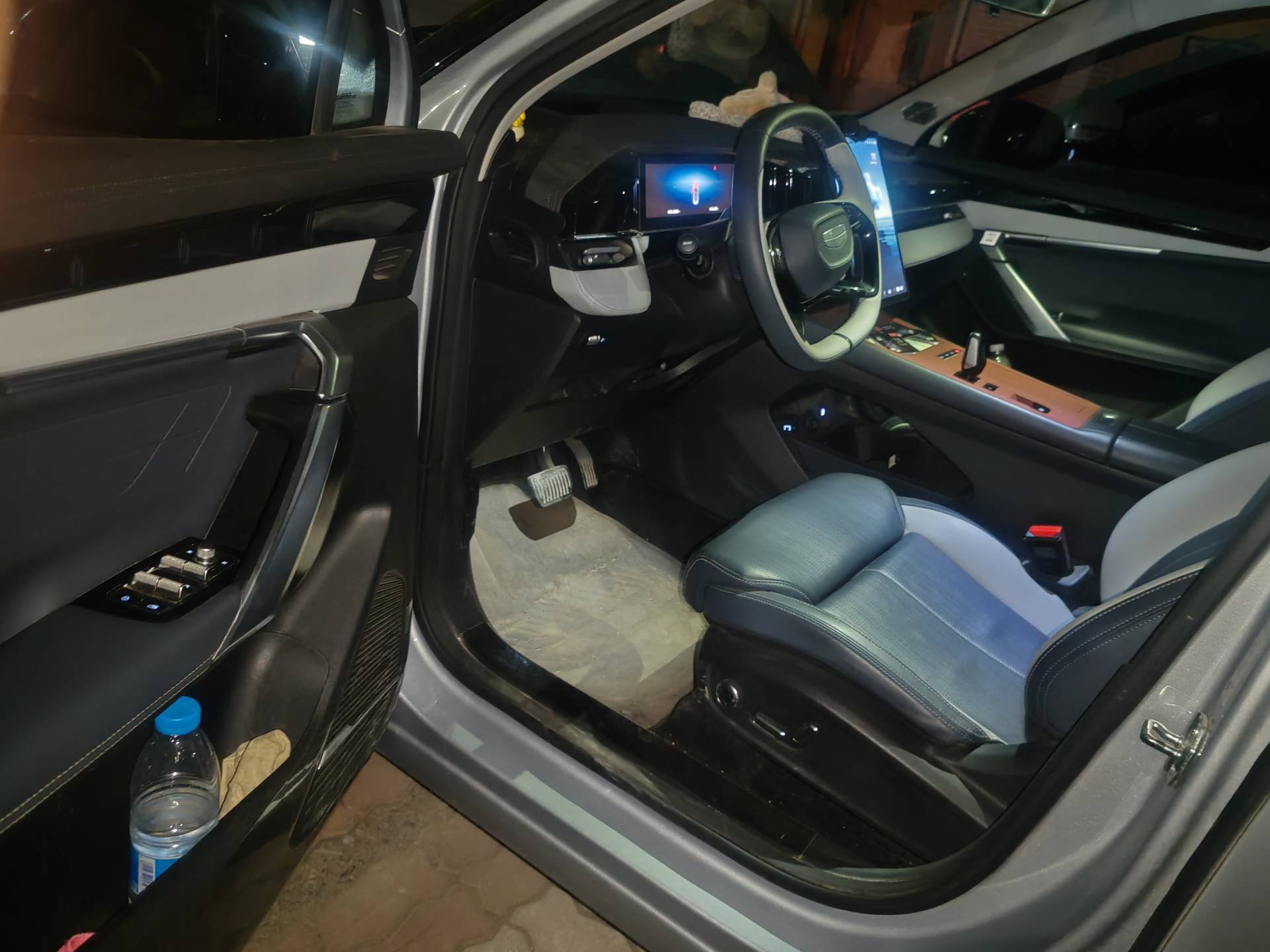 GEELY Boyue L 2025 #8 GEELY Boyue L 2025 imagen de coche #8