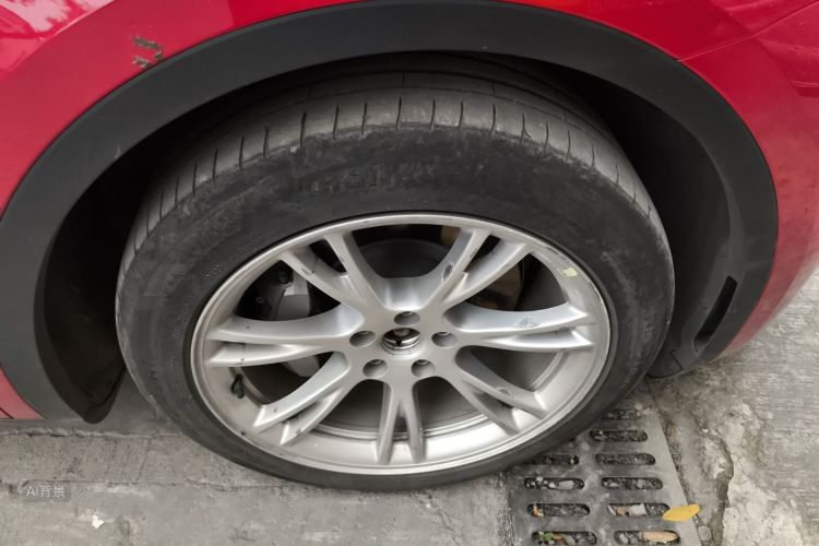 Tesla Model Y 2023 car image #9