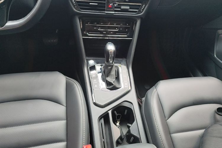 Volkswagen Tharu 2022 car image #14