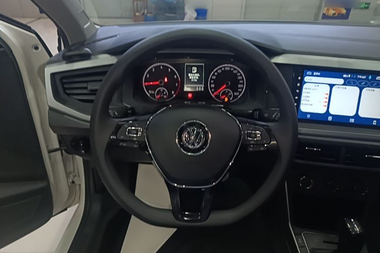 Volkswagen Polo 2021 car image #11